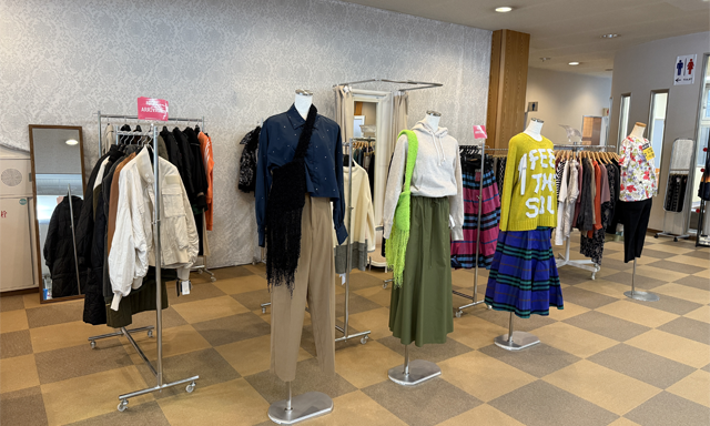 香川県三豊市/道の駅ふれあいパークみの/お洋服コーナー